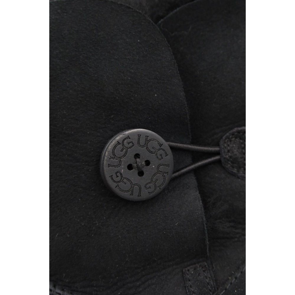 Women's Shoes UGG BAILEY BUTTON II Twinface Sheepskin Boots BLACK Size 5 - Picture 6 of 11